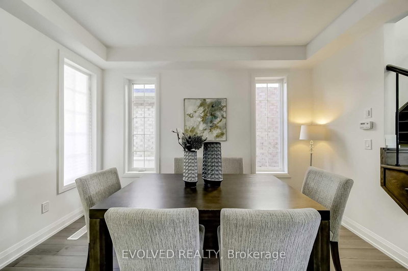 148 Frank Kelly Dr, East Gwillimbury, L9N 0V1 | Image 2