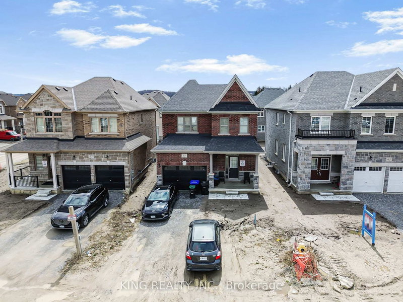 65 English Dr E, New Tecumseth, L0G 1A0 | Image 2