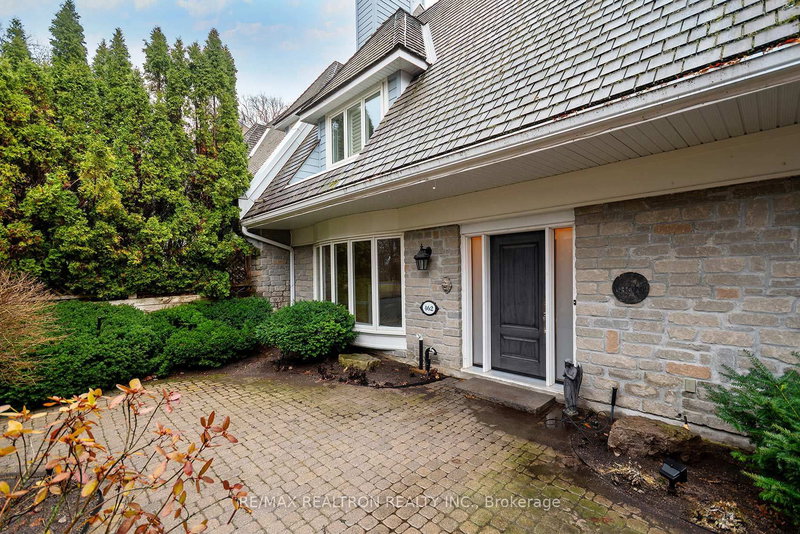 462 Beacon Hall Dr, Aurora, L4G 0L3 | Image 2