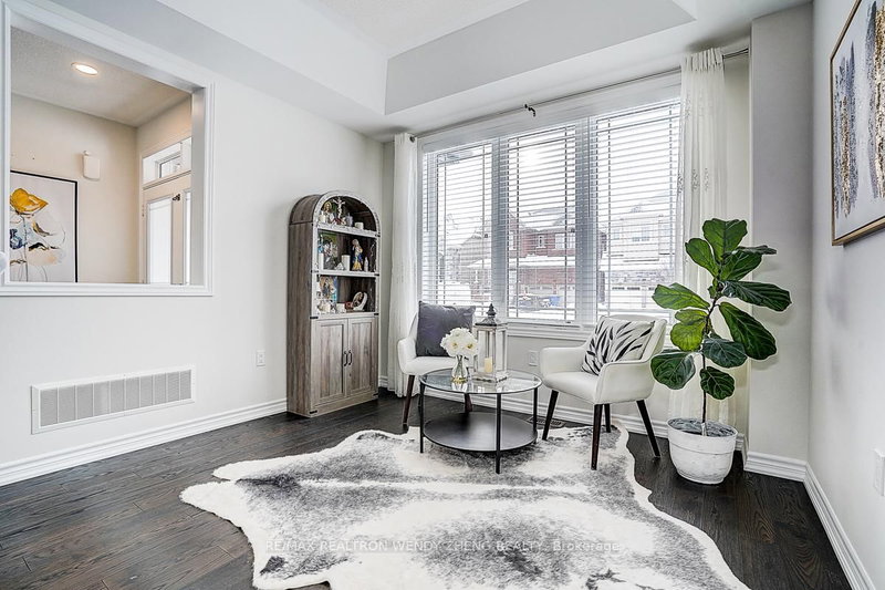 23 Terrell Ave, Georgina, L4P 0C8 | Image 3