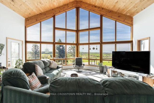 5556 10th Sideroad Road