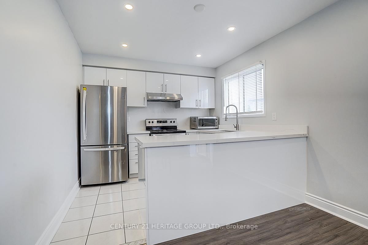 Semi-Detached House for sale at 110 Dunoon Drive, Vaughan, Ontario, L6A 1Z2 - Maple - MLS: N13004152