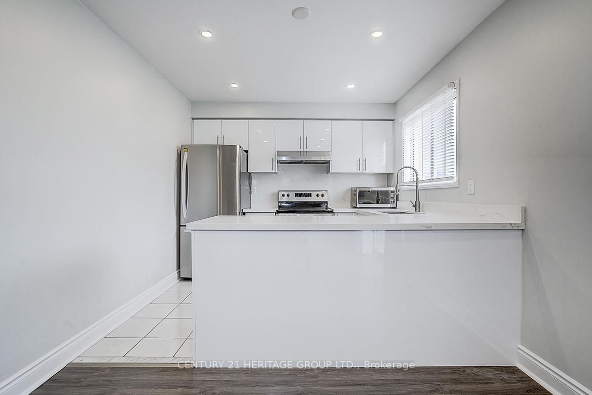 Semi-Detached House for sale at 110 Dunoon Drive, Vaughan, Ontario, L6A 1Z2 - Maple - MLS: N13004152