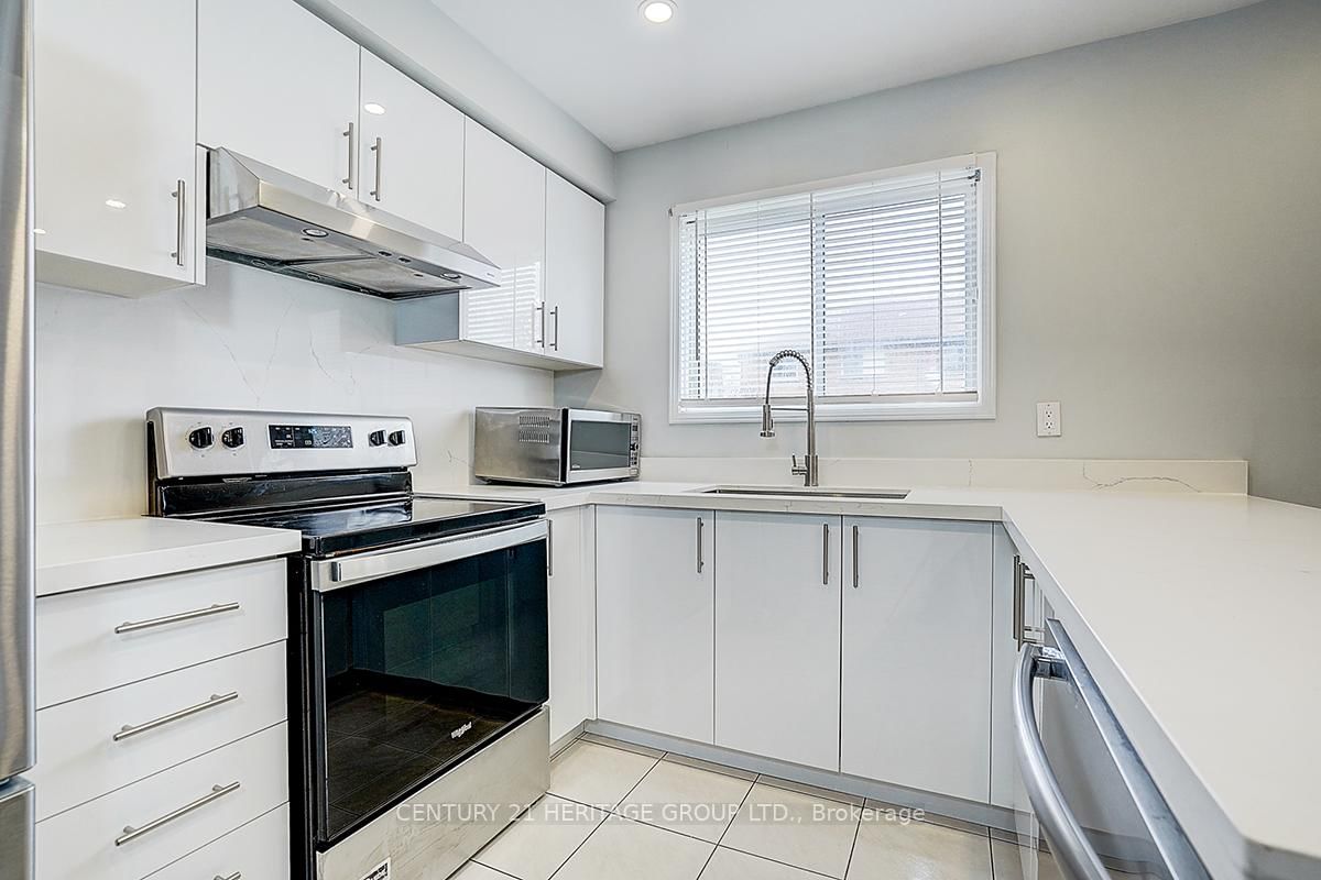 Semi-Detached House for sale at 110 Dunoon Drive, Vaughan, Ontario, L6A 1Z2 - Maple - MLS: N13004152