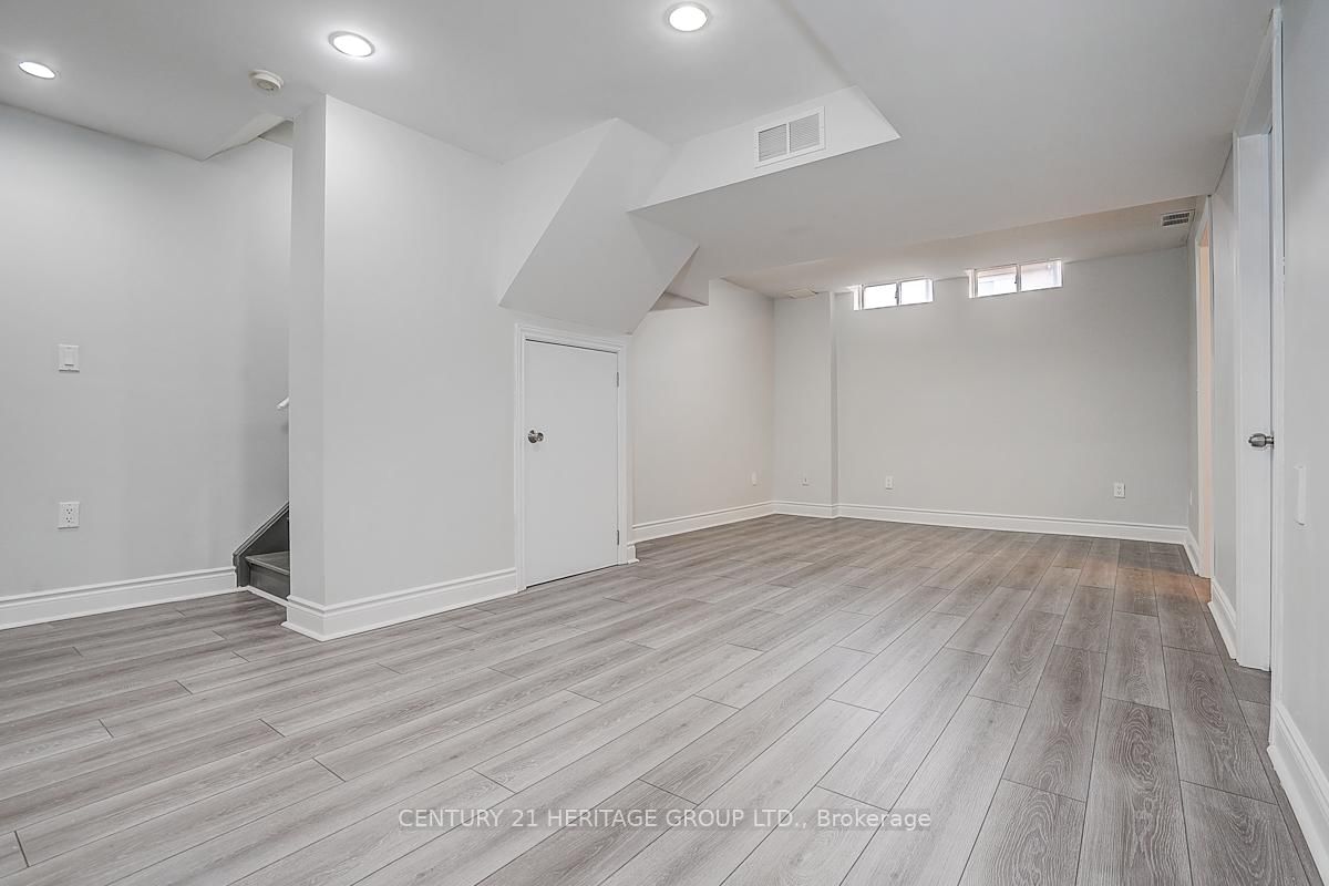 Semi-Detached House for sale at 110 Dunoon Drive, Vaughan, Ontario, L6A 1Z2 - Maple - MLS: N13004152