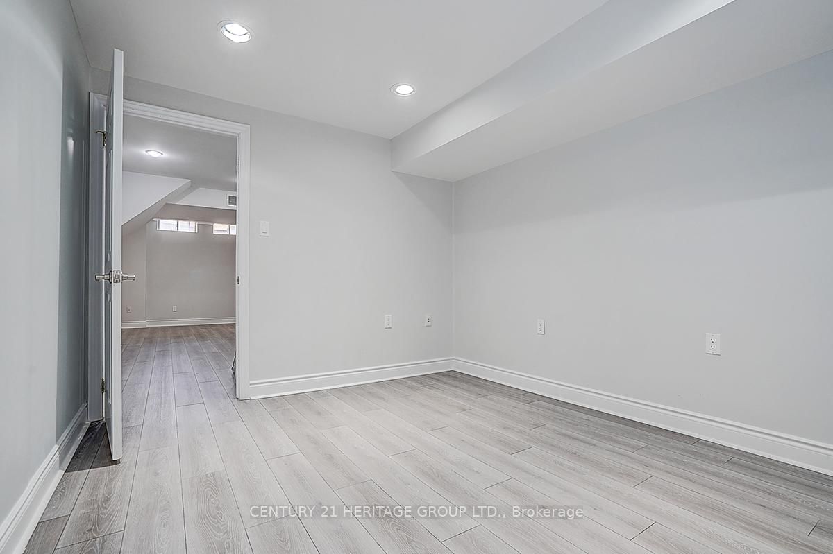 Semi-Detached House for sale at 110 Dunoon Drive, Vaughan, Ontario, L6A 1Z2 - Maple - MLS: N13004152