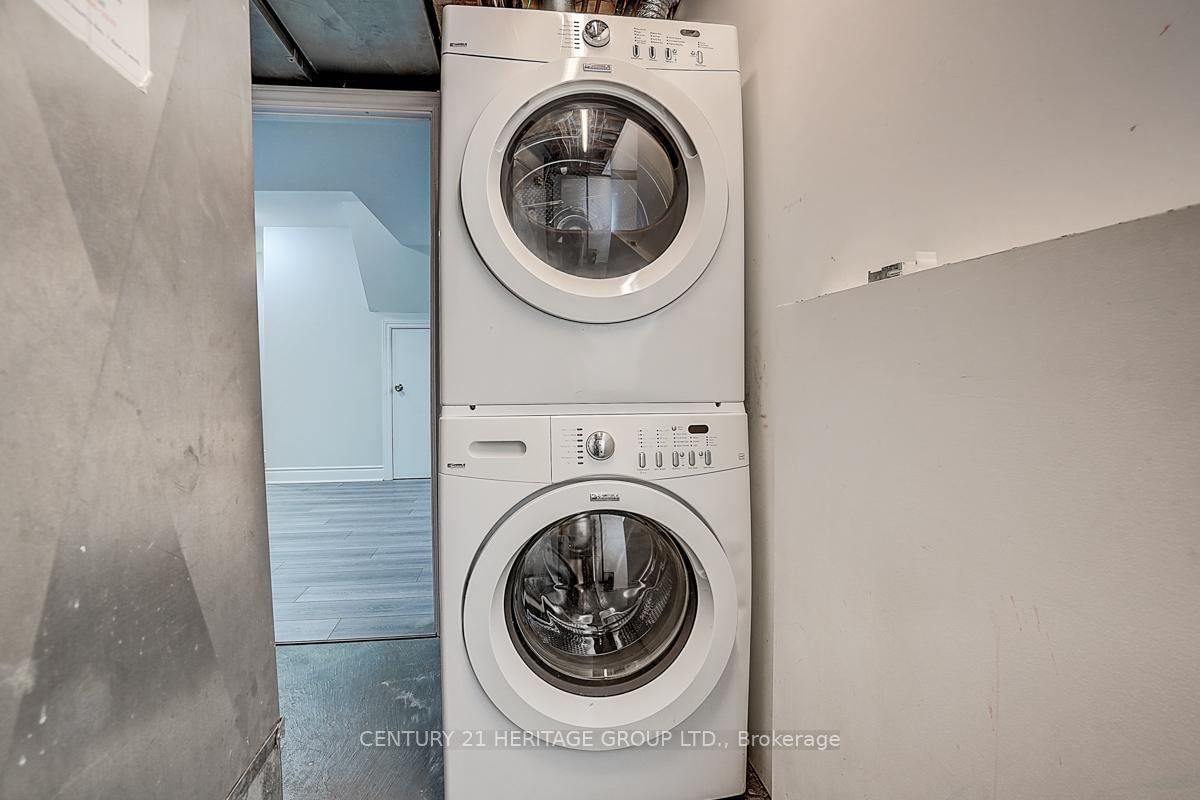 Semi-Detached House for sale at 110 Dunoon Drive, Vaughan, Ontario, L6A 1Z2 - Maple - MLS: N13004152