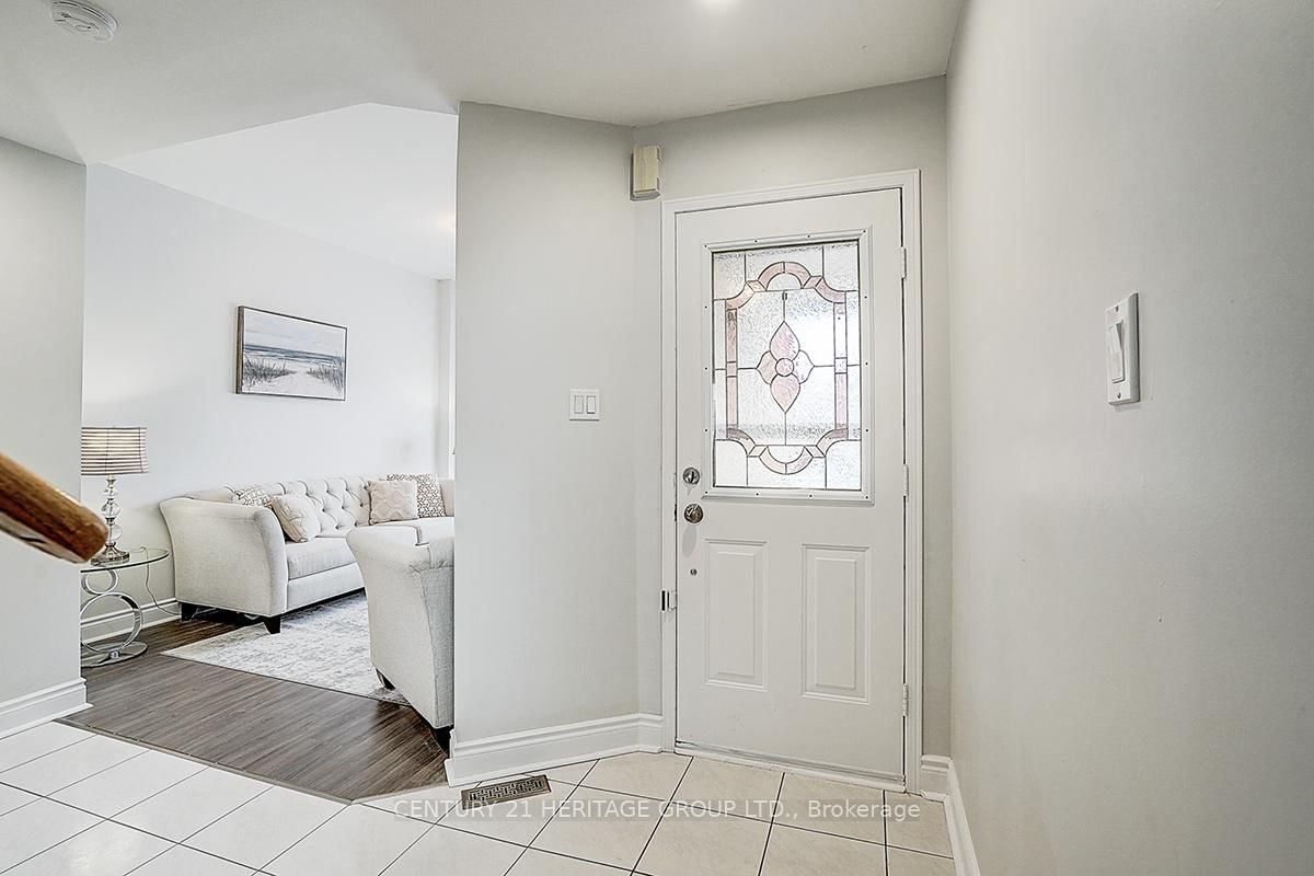 Semi-Detached House for sale at 110 Dunoon Drive, Vaughan, Ontario, L6A 1Z2 - Maple - MLS: N13004152