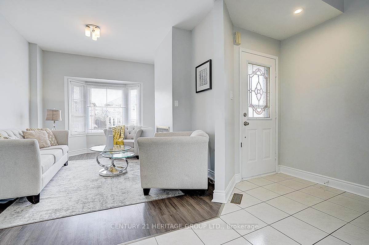 Semi-Detached House for sale at 110 Dunoon Drive, Vaughan, Ontario, L6A 1Z2 - Maple - MLS: N13004152