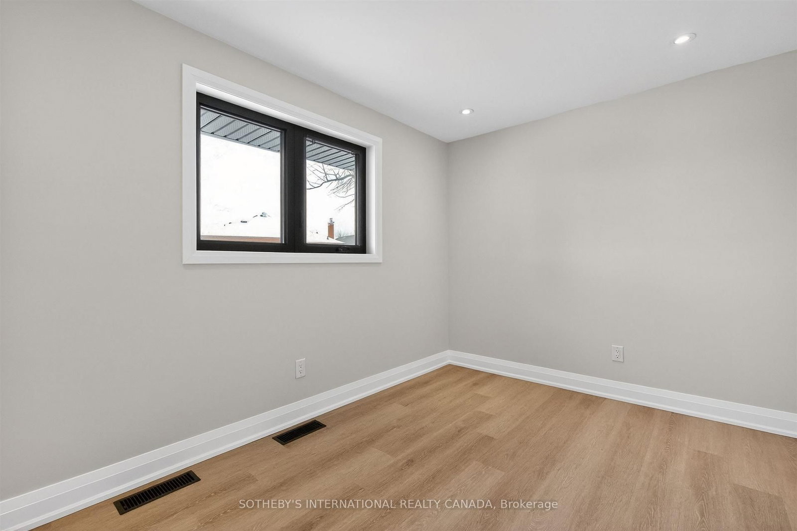 33 Lancer Drive - Photo 14