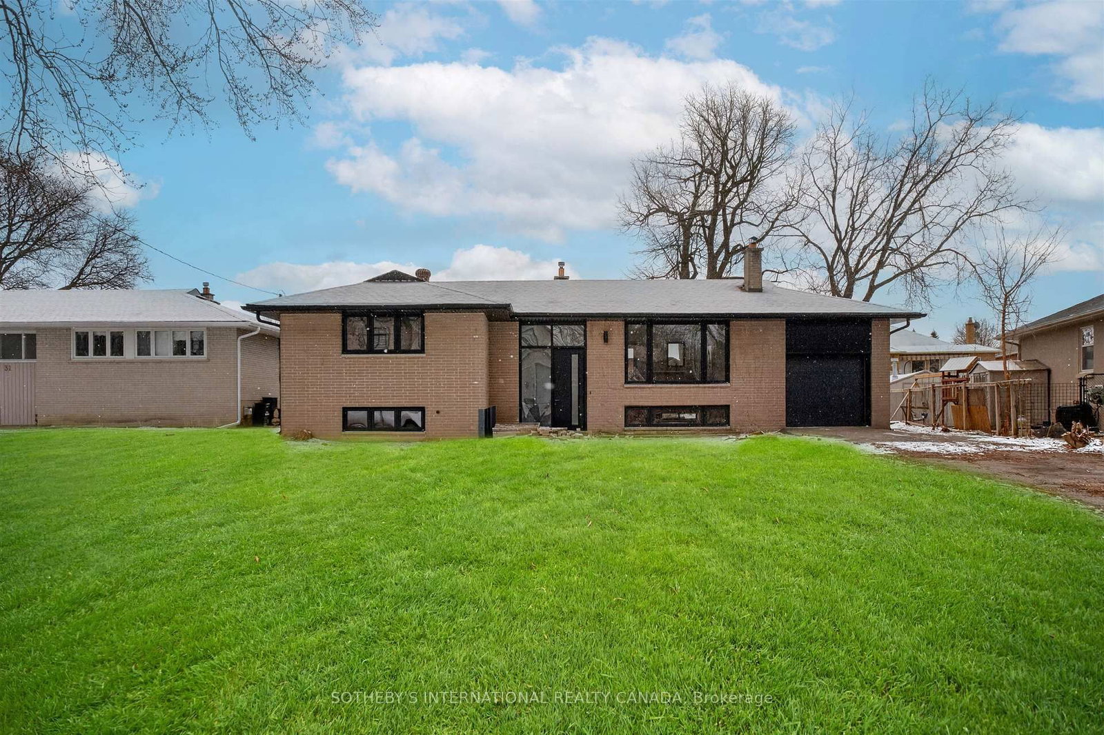 33 Lancer Drive - Photo 2