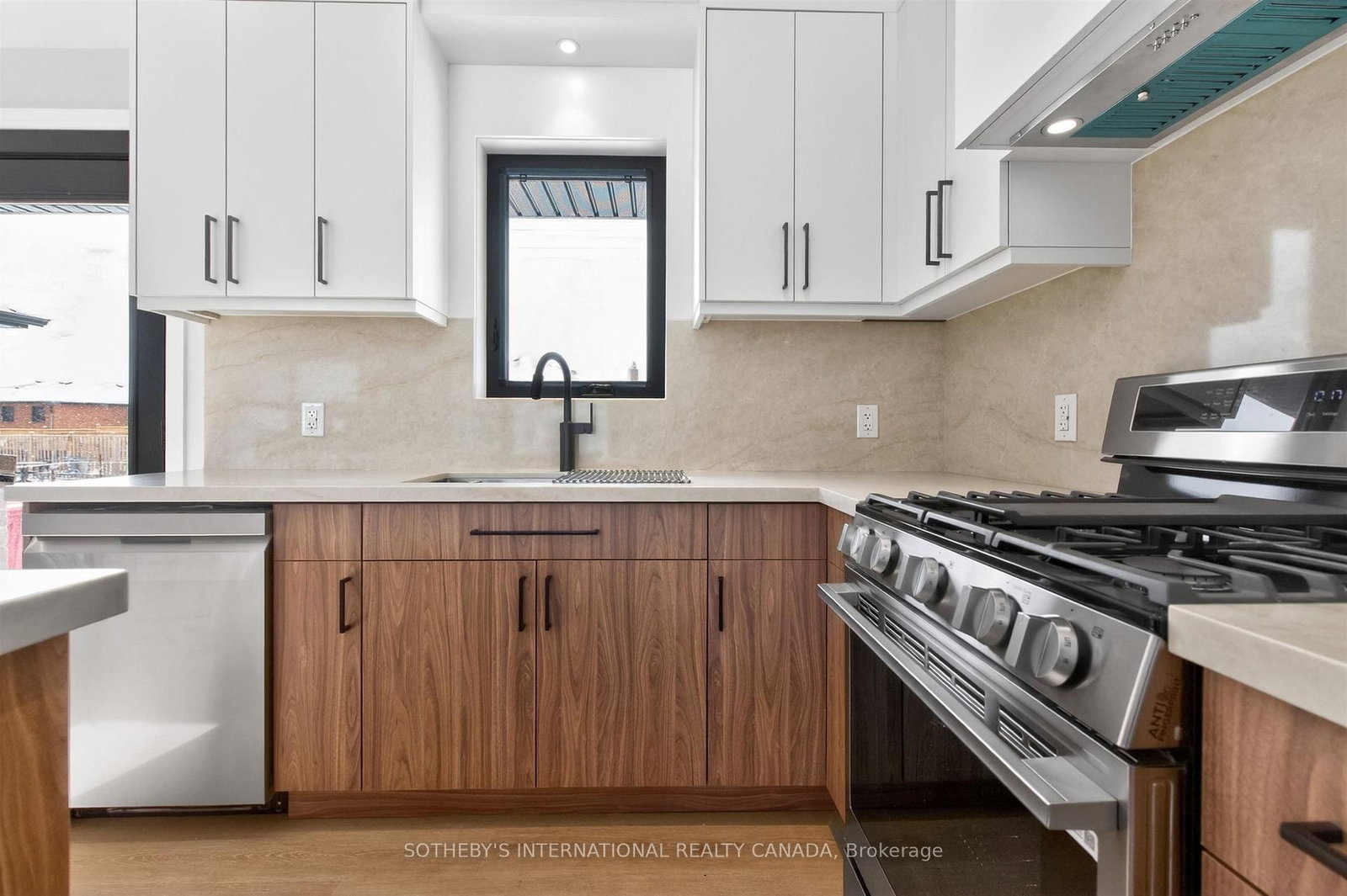 33 Lancer Drive - Photo 8