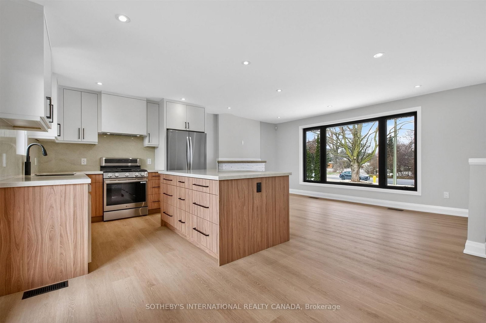 33 Lancer Drive - Photo 9