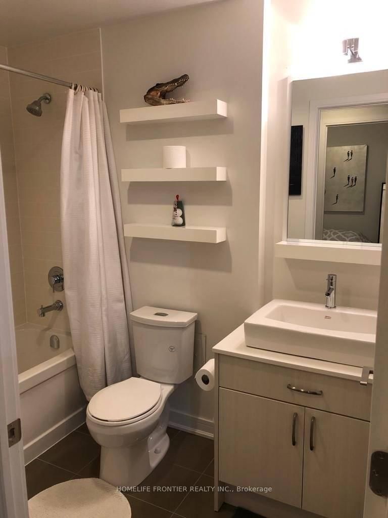 9201 Yonge Street, Unit 305 - Photo 11