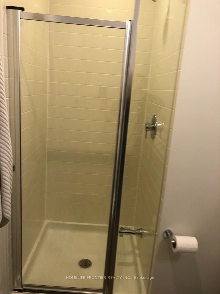 9201 Yonge Street, Unit 305 - Photo 17