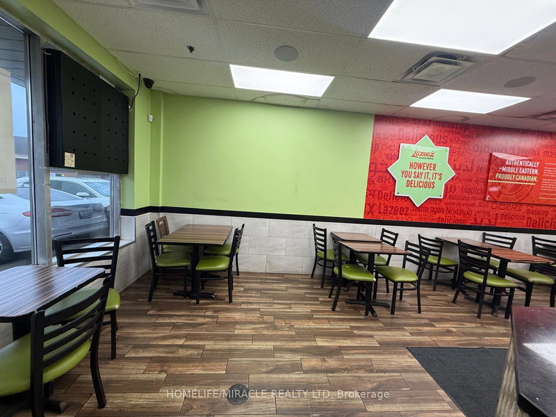 28 - 9699 Jane St, Vaughan, L6A 3R4 | Image 3