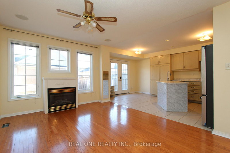 749 Bur Oak Ave, Markham, L6E 1C3 | Image 2