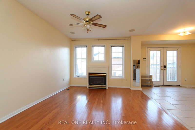 749 Bur Oak Ave, Markham, L6E 1C3 | Image 3