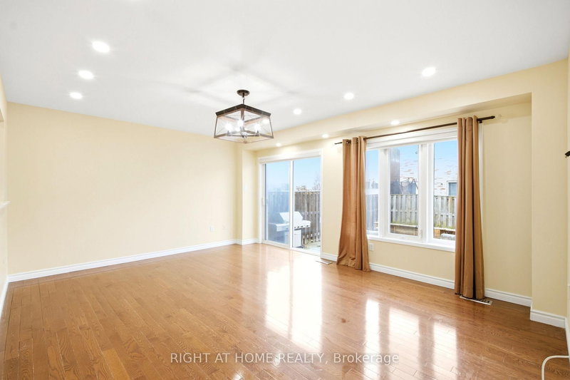 212 Venice Gate Dr, Vaughan, L4H 0G1 | Image 3