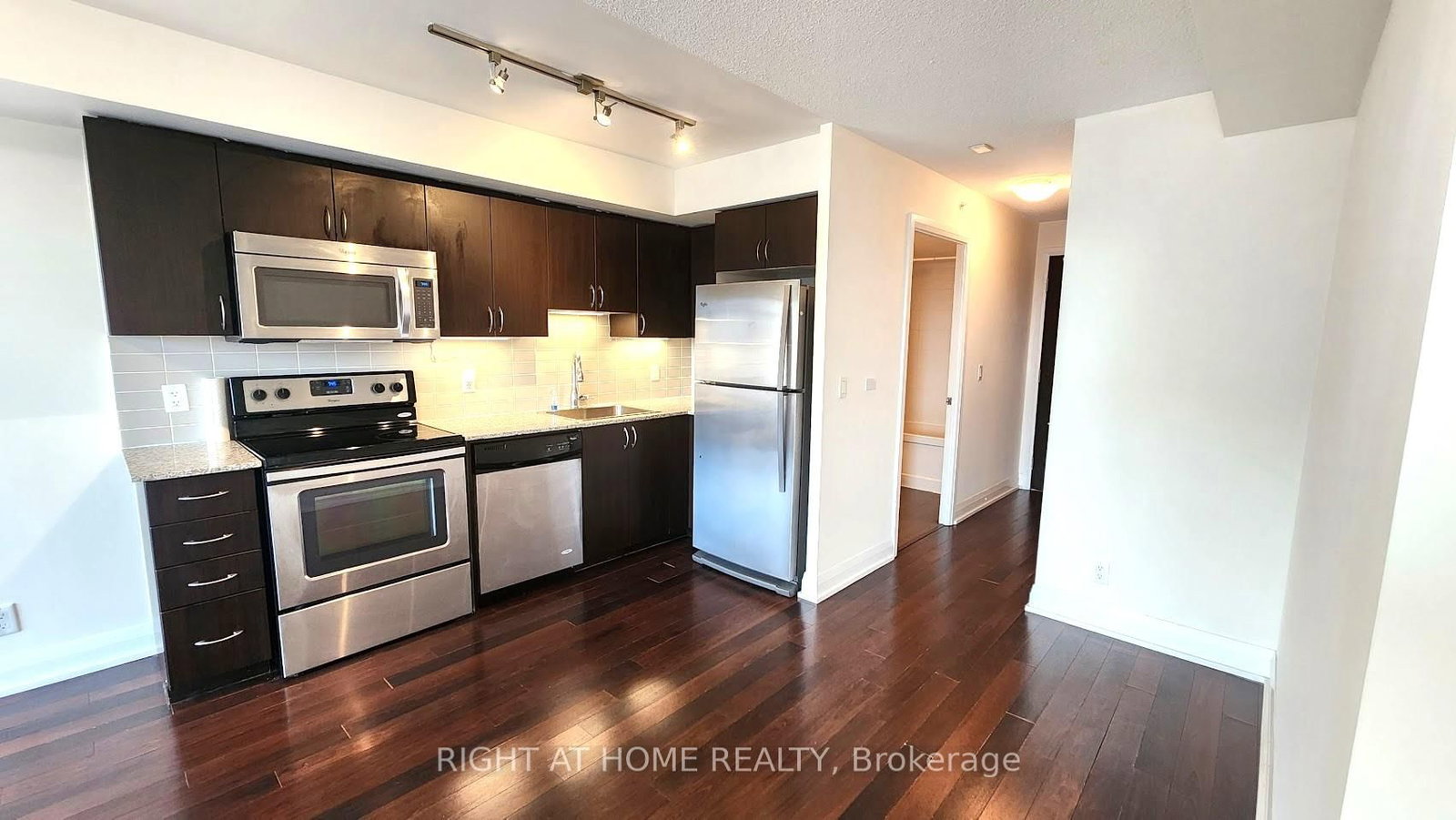 372 Highway 7 Street E, Unit 915 - Photo 4