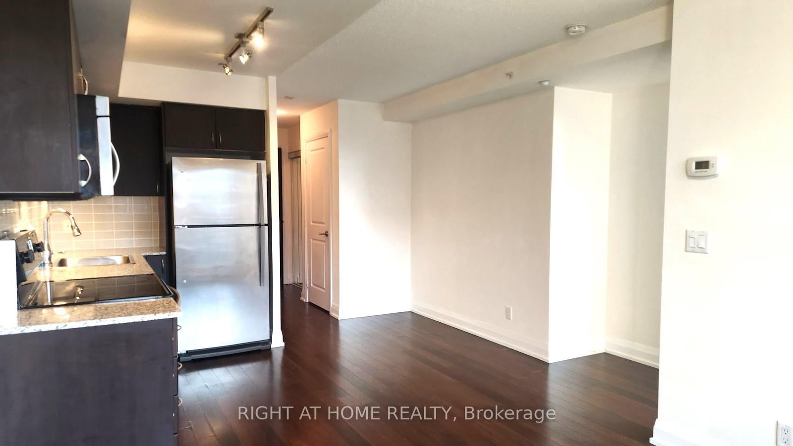 372 Highway 7 Street E, Unit 915 - Photo 8