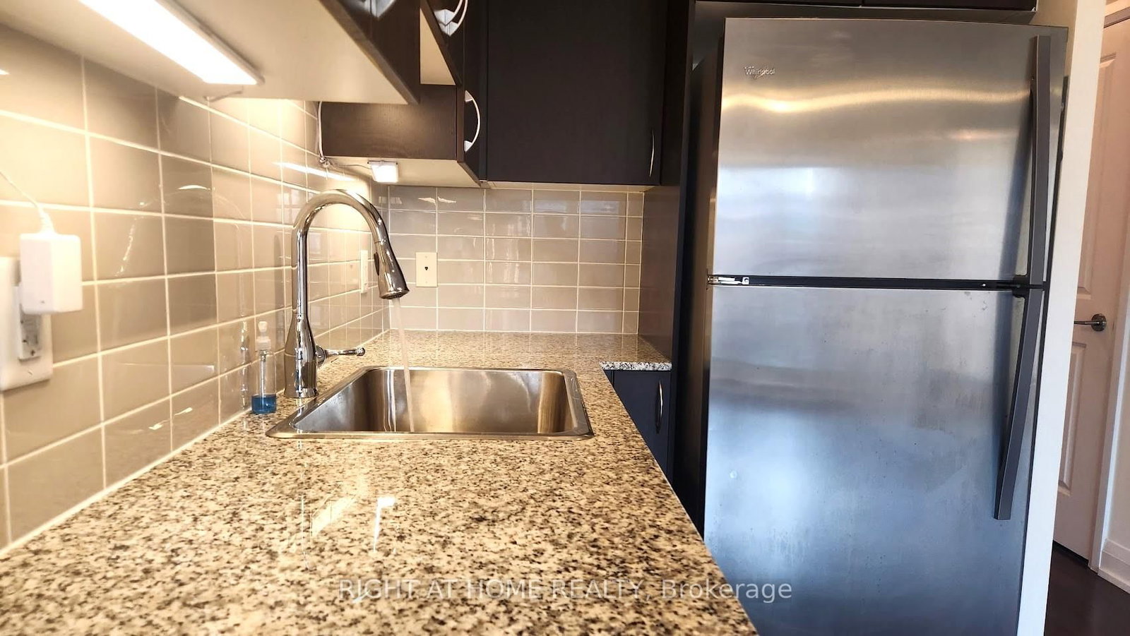 372 Highway 7 Street E, Unit 915 - Photo 9