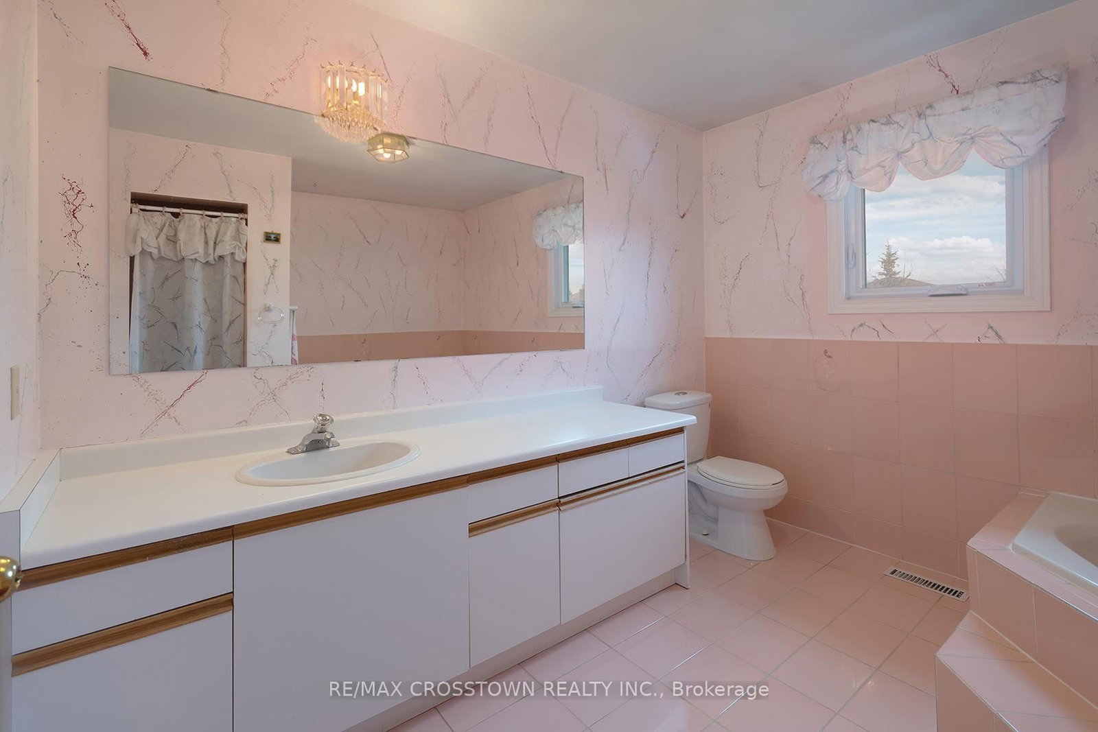 Detached House for sale at 119 Fieldgate Drive, Vaughan, Ontario, L6A 1K5 - Maple - MLS: N13004776