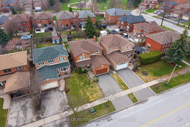 119 Fieldgate Dr, Vaughan, L6A 1K5 | Image 2