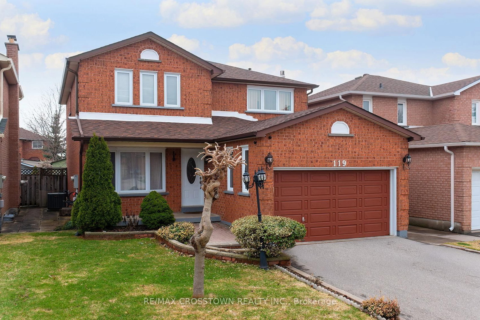 Detached House for sale at 119 Fieldgate Drive, Vaughan, Ontario, L6A 1K5 - Maple - MLS: N13004776