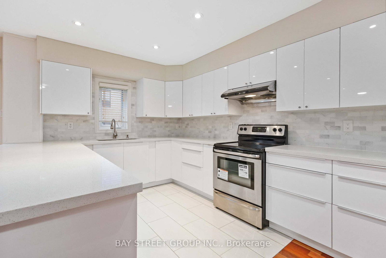 Townhouse for sale at 25 Maple Ridge Crescent, Markham, Ontario, L6E 1V3 - Greensborough - MLS: N13004972