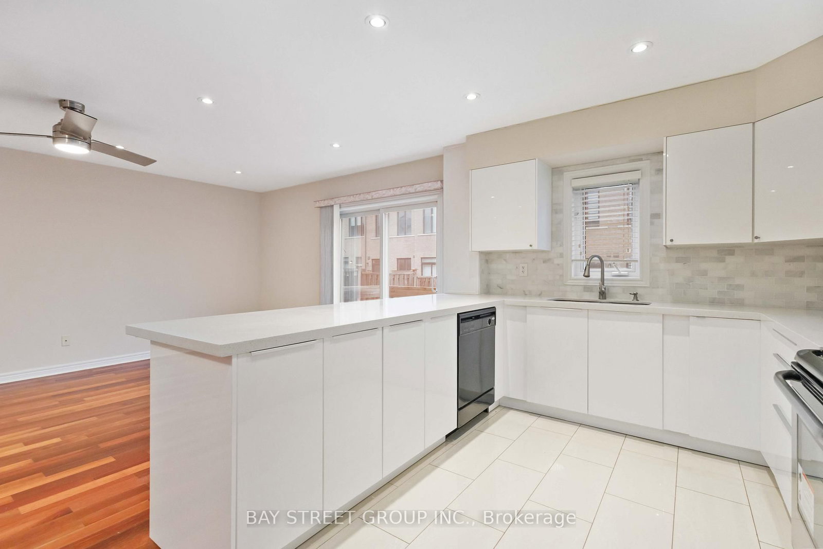 Townhouse for sale at 25 Maple Ridge Crescent, Markham, Ontario, L6E 1V3 - Greensborough - MLS: N13004972