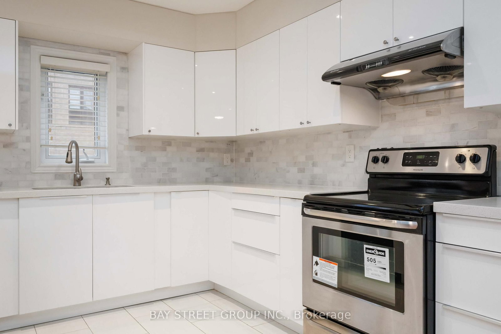 Townhouse for sale at 25 Maple Ridge Crescent, Markham, Ontario, L6E 1V3 - Greensborough - MLS: N13004972