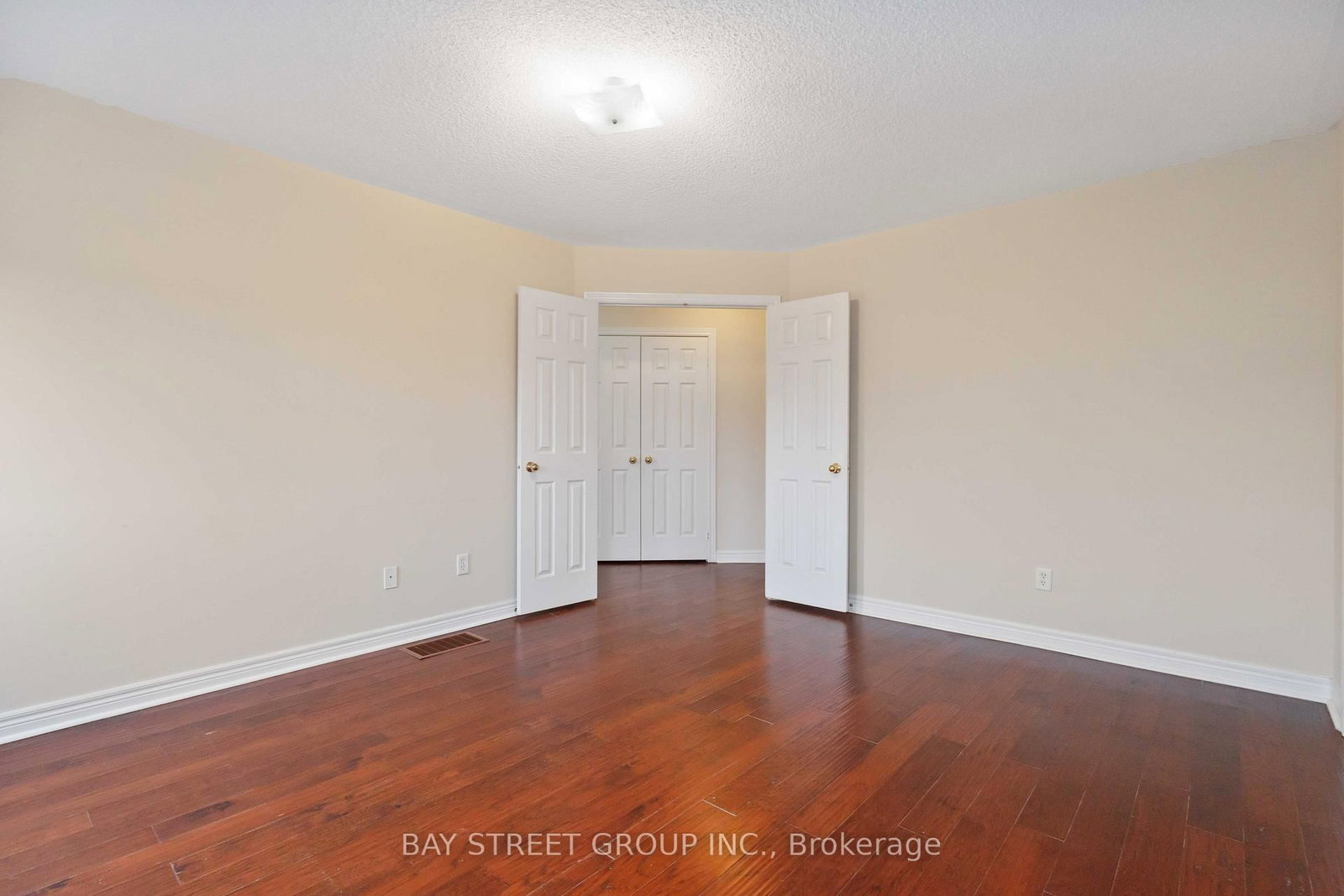 Townhouse for sale at 25 Maple Ridge Crescent, Markham, Ontario, L6E 1V3 - Greensborough - MLS: N13004972