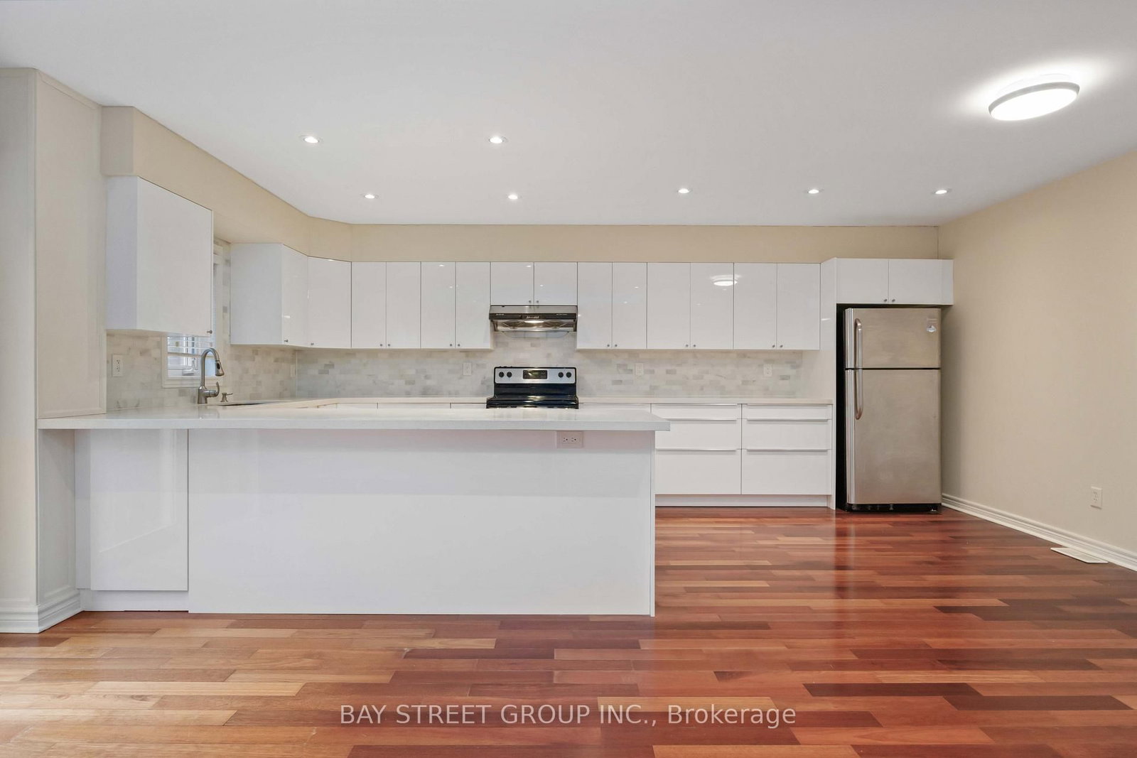 Townhouse for sale at 25 Maple Ridge Crescent, Markham, Ontario, L6E 1V3 - Greensborough - MLS: N13004972