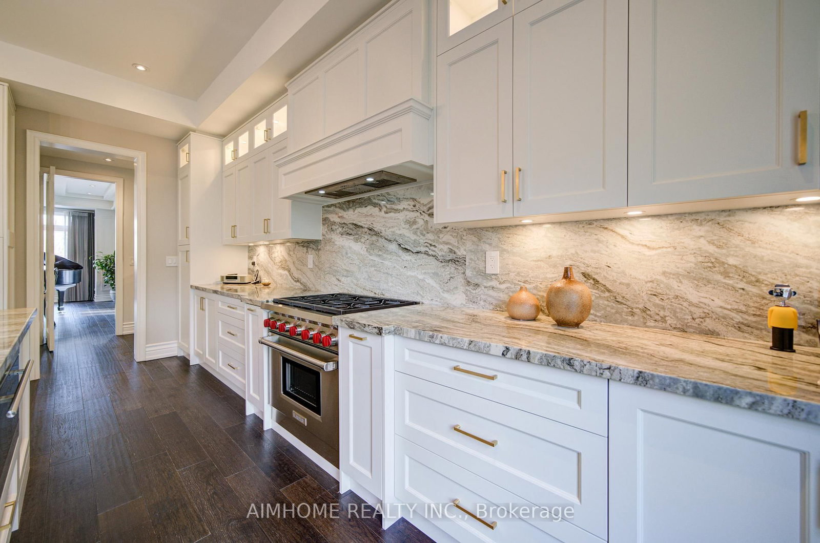 Detached House for sale at 212 Sussex Avenue, Richmond Hill, Ontario, L4C 2G2 - Harding - MLS: N13004998