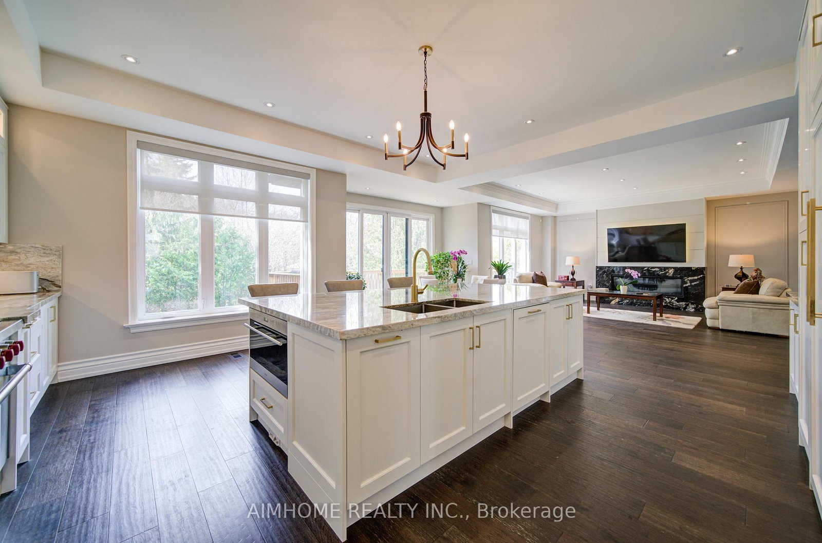 Detached House for sale at 212 Sussex Avenue, Richmond Hill, Ontario, L4C 2G2 - Harding - MLS: N13004998