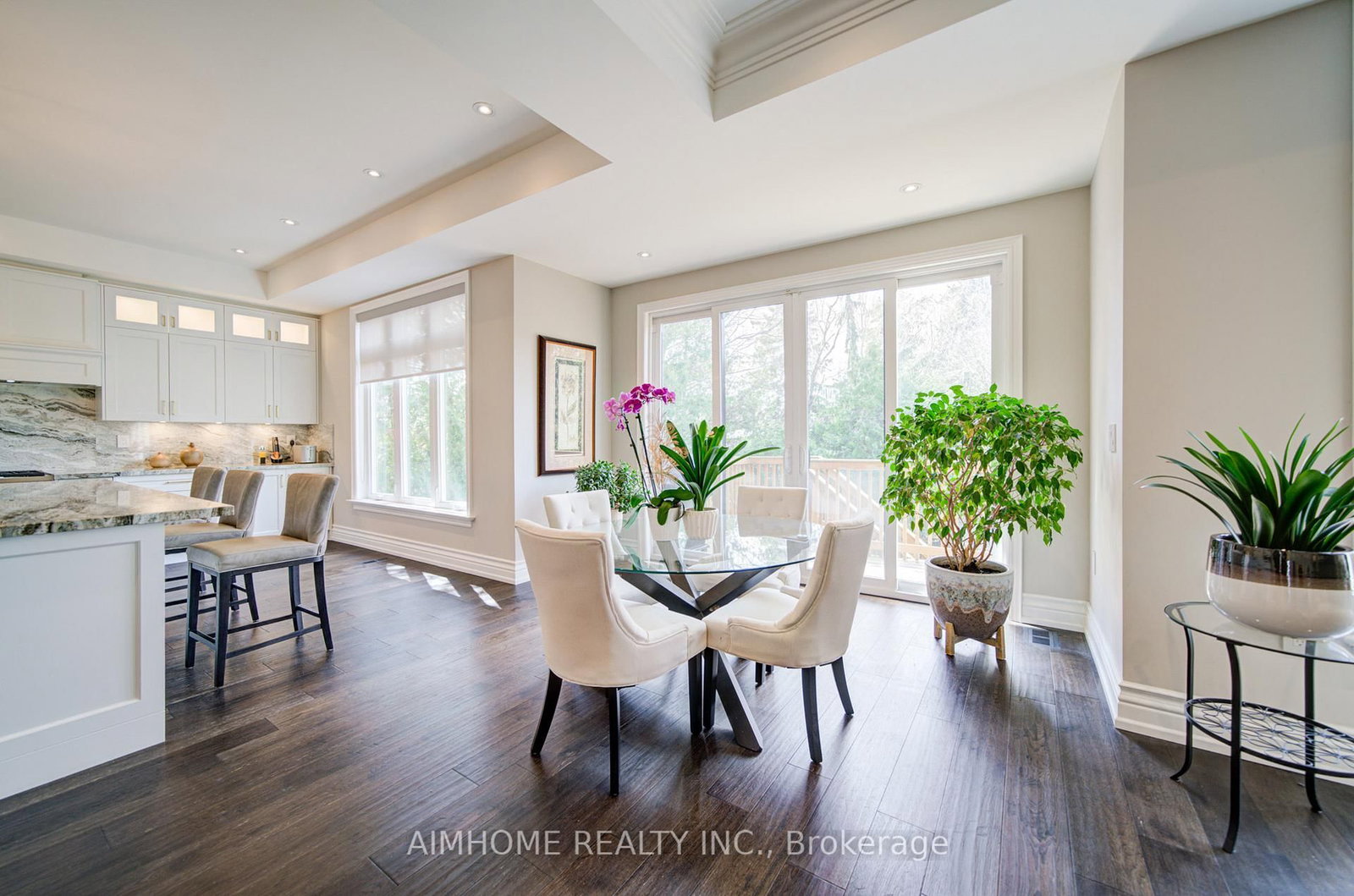 Detached House for sale at 212 Sussex Avenue, Richmond Hill, Ontario, L4C 2G2 - Harding - MLS: N13004998