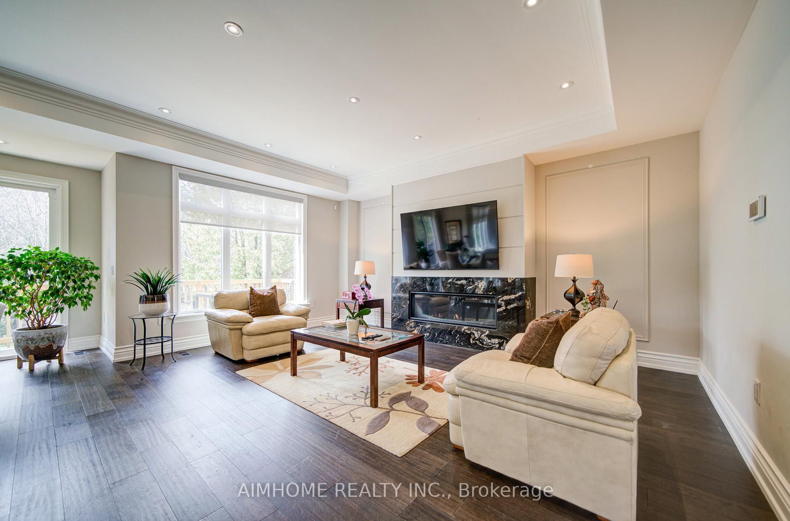 Detached House for sale at 212 Sussex Avenue, Richmond Hill, Ontario, L4C 2G2 - Harding - MLS: N13004998