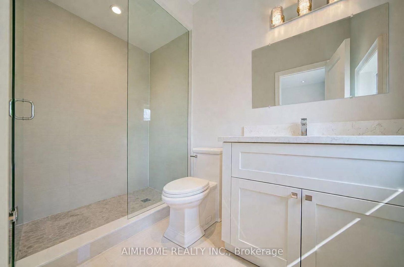 Detached House for sale at 212 Sussex Avenue, Richmond Hill, Ontario, L4C 2G2 - Harding - MLS: N13004998