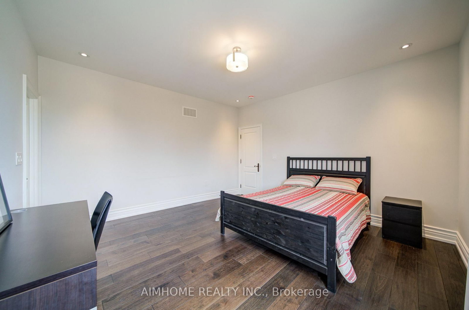 Detached House for sale at 212 Sussex Avenue, Richmond Hill, Ontario, L4C 2G2 - Harding - MLS: N13004998