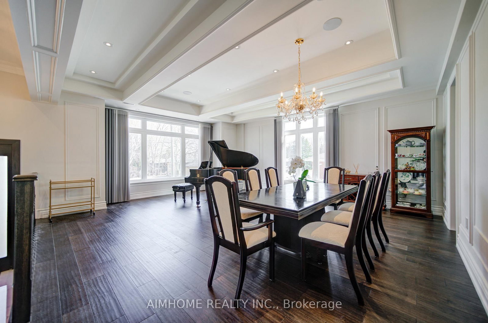 Detached House for sale at 212 Sussex Avenue, Richmond Hill, Ontario, L4C 2G2 - Harding - MLS: N13004998