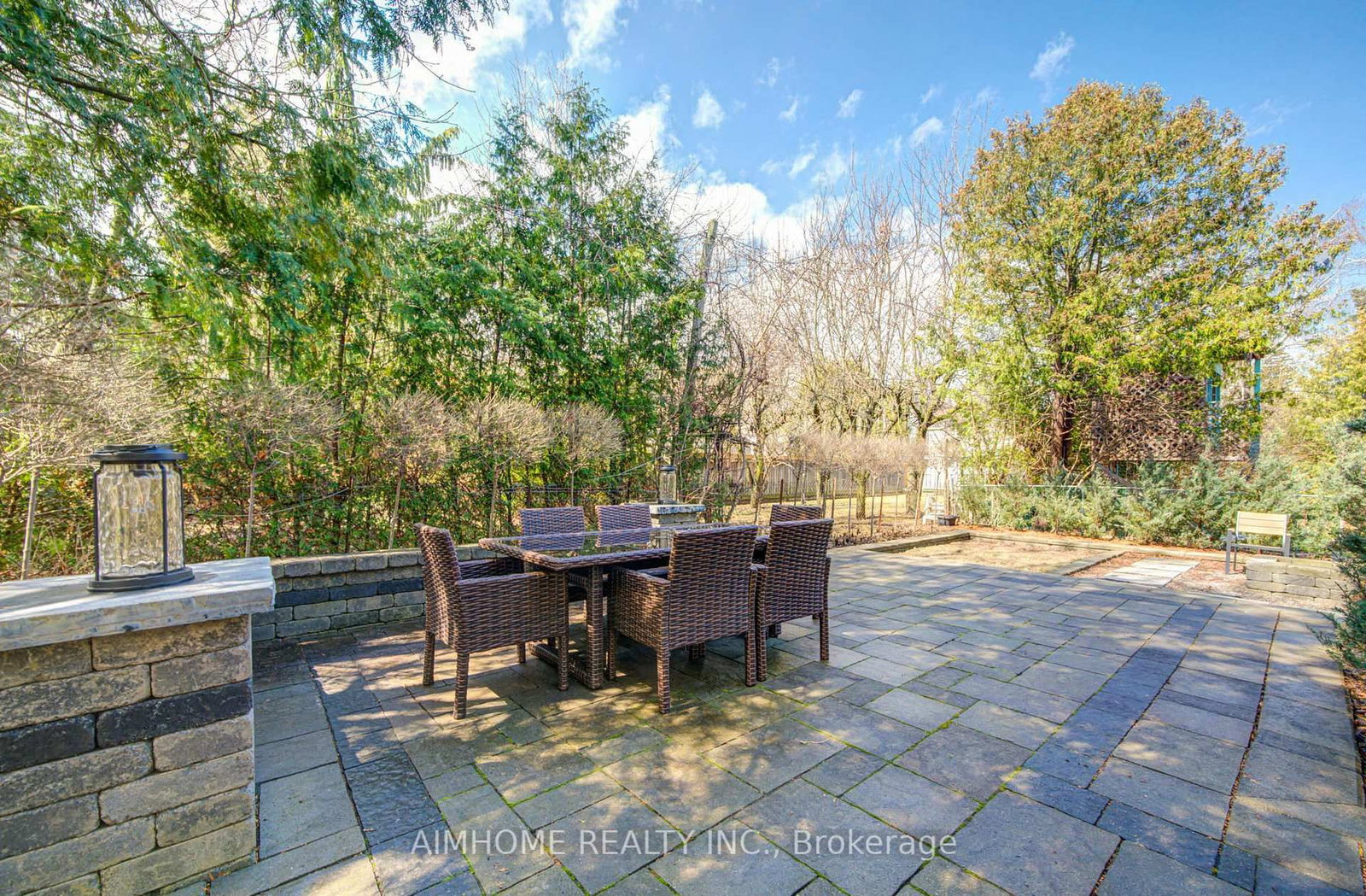 Detached House for sale at 212 Sussex Avenue, Richmond Hill, Ontario, L4C 2G2 - Harding - MLS: N13004998