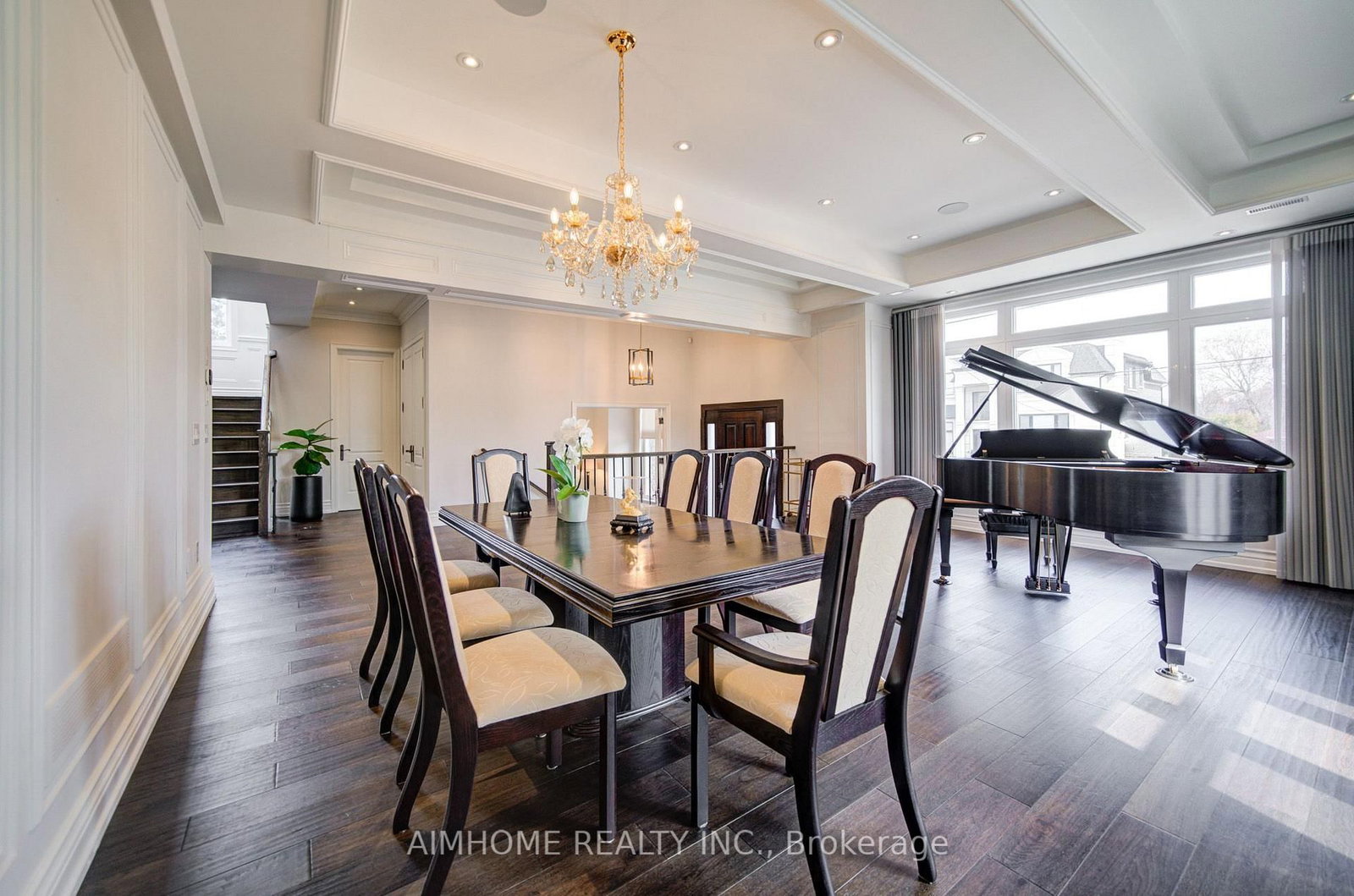 Detached House for sale at 212 Sussex Avenue, Richmond Hill, Ontario, L4C 2G2 - Harding - MLS: N13004998