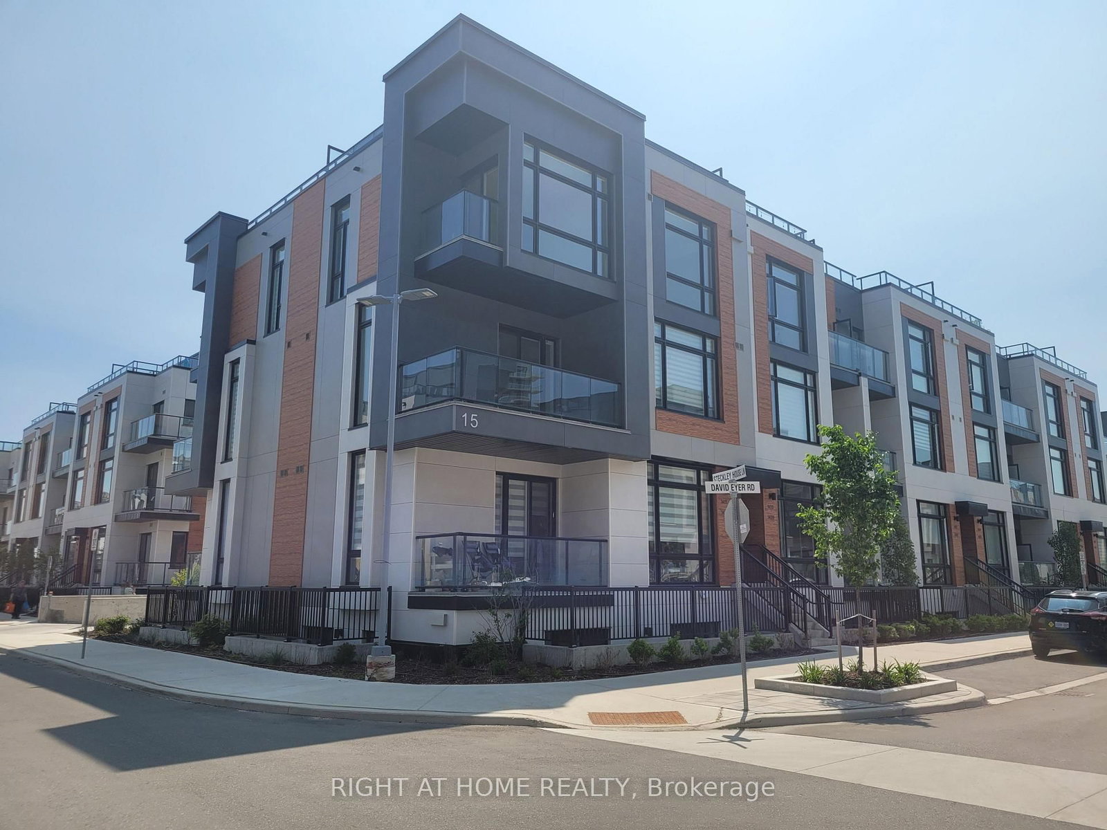 15 David Eyer Road, Unit 1411