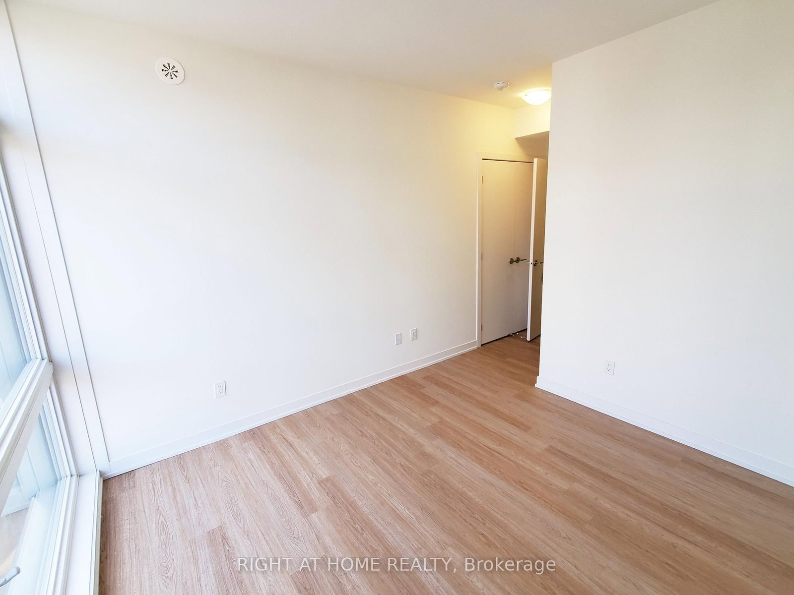 15 David Eyer Road, Unit 1411 - Photo 20