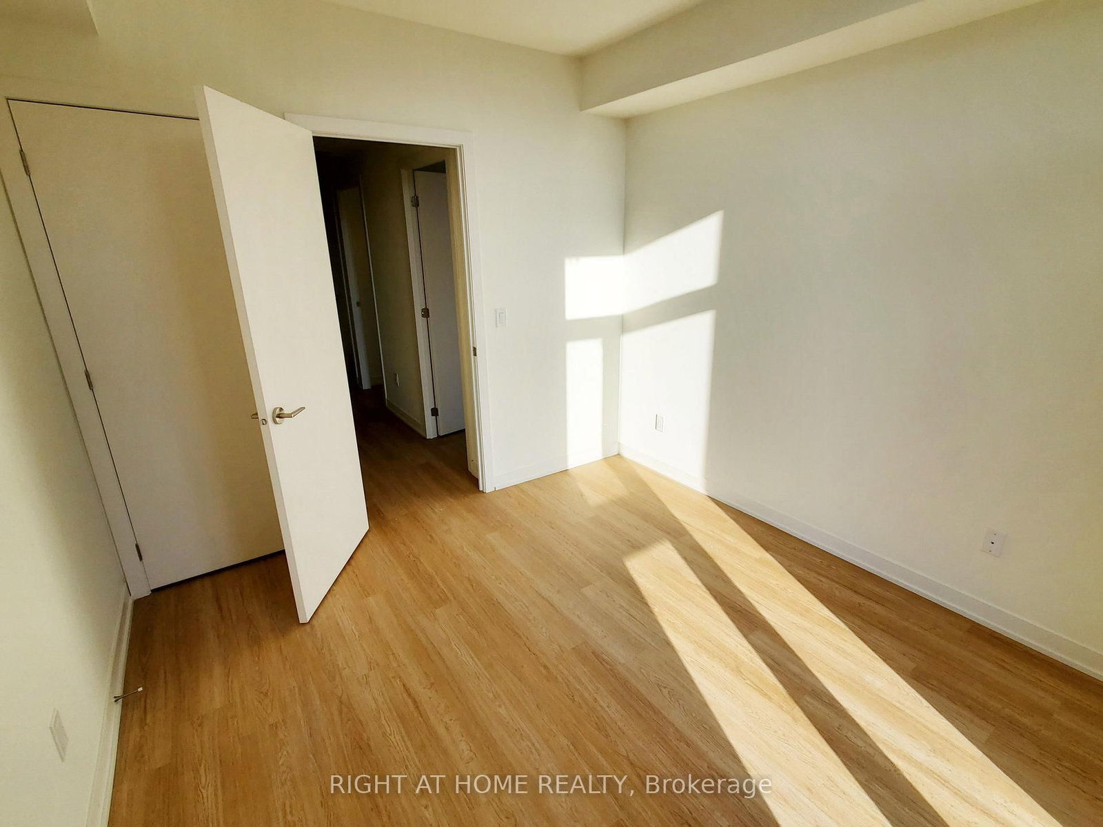 15 David Eyer Road, Unit 1411 - Photo 22