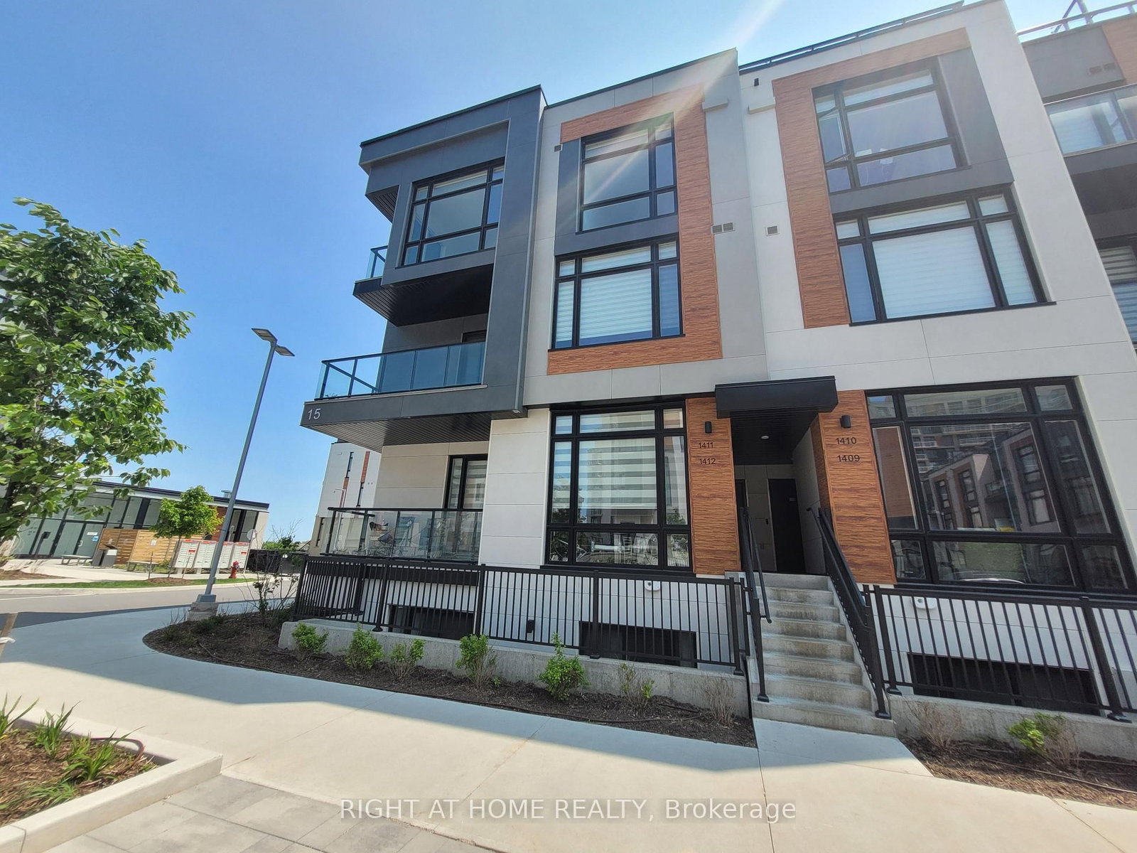 15 David Eyer Road, Unit 1411 - Photo 29