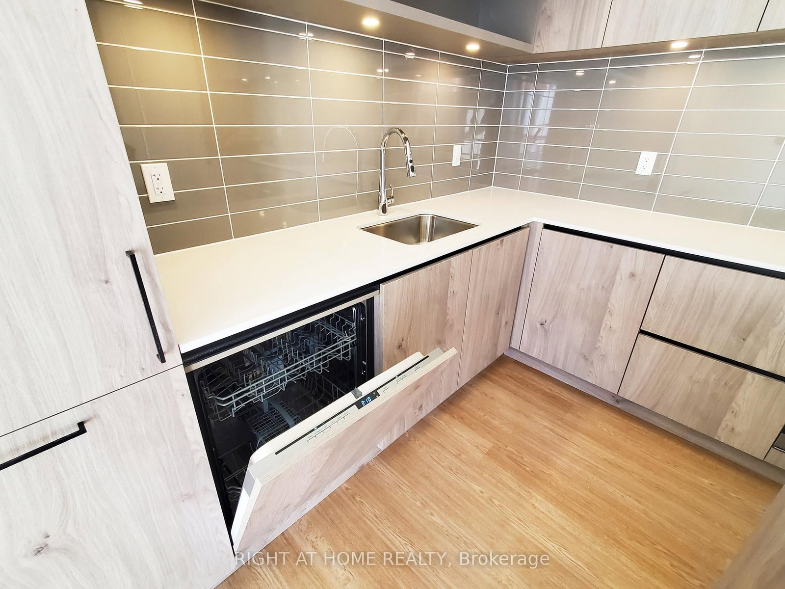 15 David Eyer Road, Unit 1411 - Photo 5