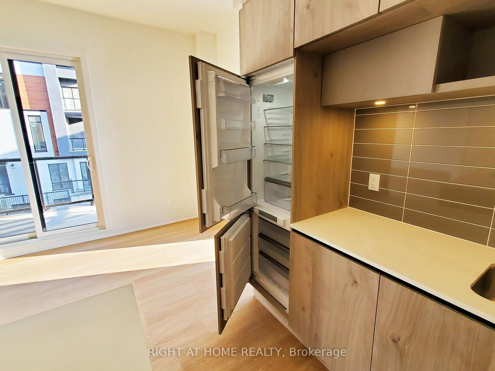 15 David Eyer Road, Unit 1411 - Photo 6