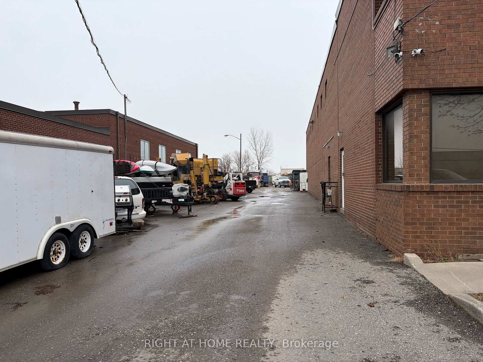 69 Maplecrete Road - Photo 3